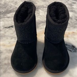 UGG toddler boots in black S 6 (U.S.) NWOT